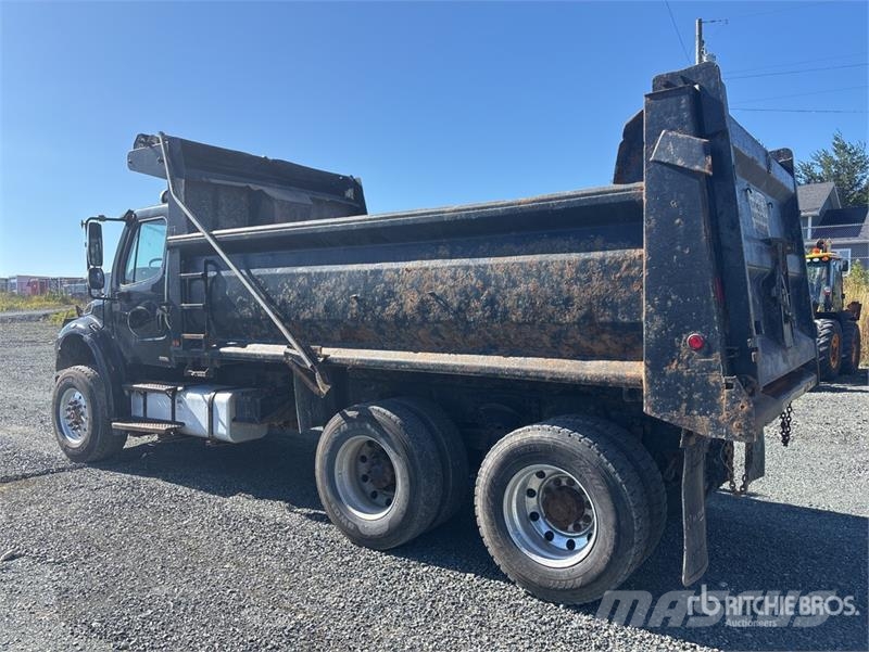 Freightliner M2 106 自卸式货车