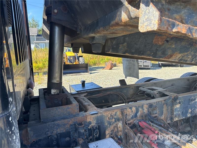 Freightliner M2 106 自卸式货车