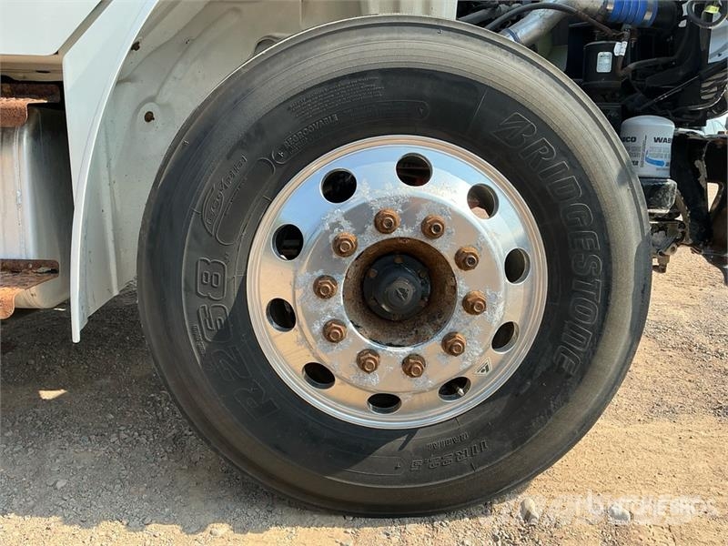Freightliner M2 106 Cabinas