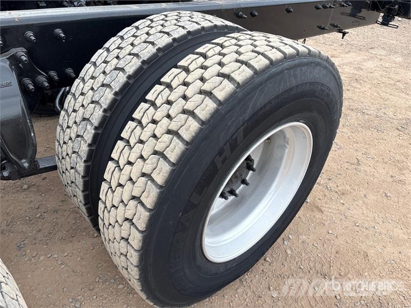 Freightliner M2 106 Kabíny a interiér