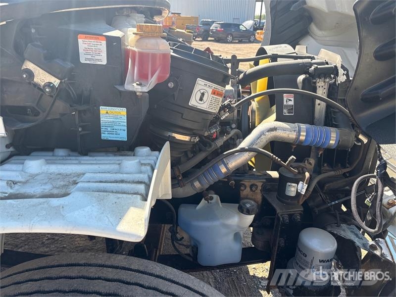 Freightliner M2 106 Cabinas