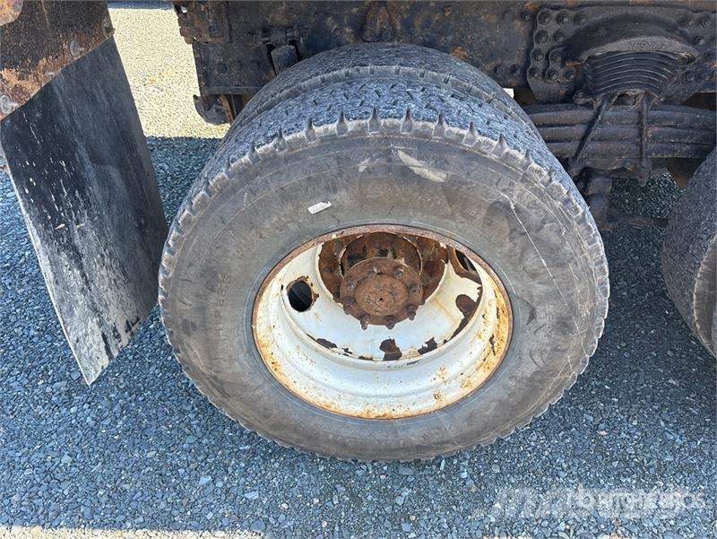 Freightliner M2 106 自卸式货车