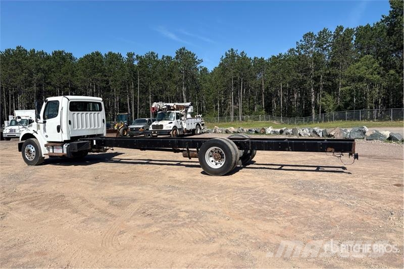 Freightliner M2 106 Cabinas
