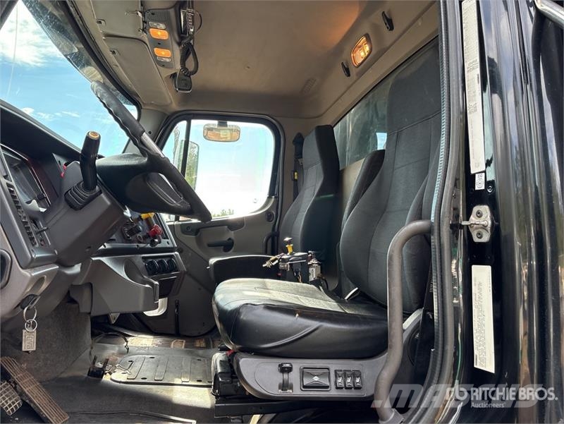 Freightliner M2 106 Bañeras basculantes usadas