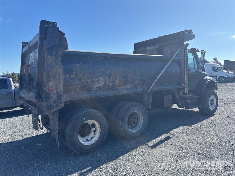 Freightliner M2 106 自卸式货车