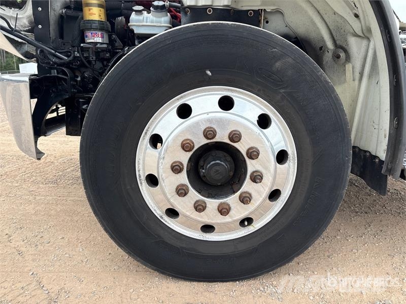 Freightliner M2 106 Kabíny a interiér