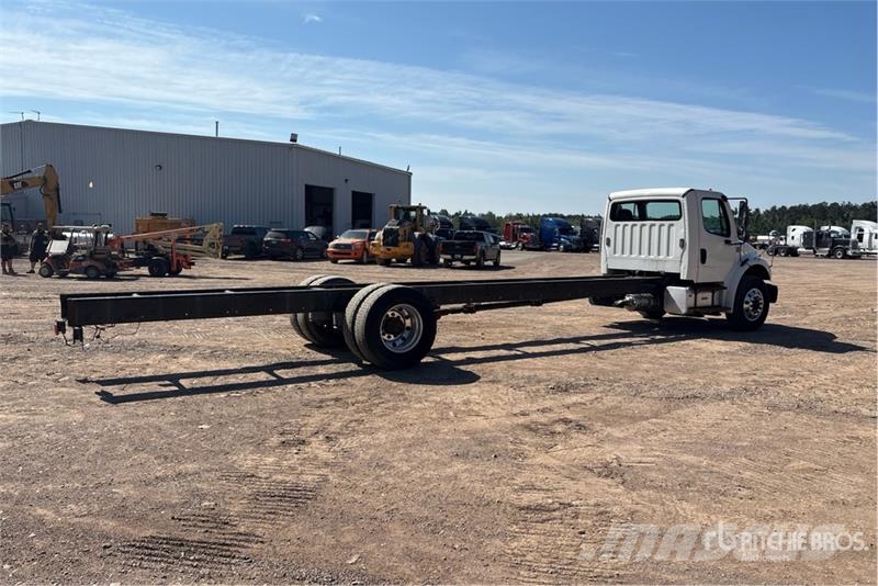 Freightliner M2 106 Cabinas
