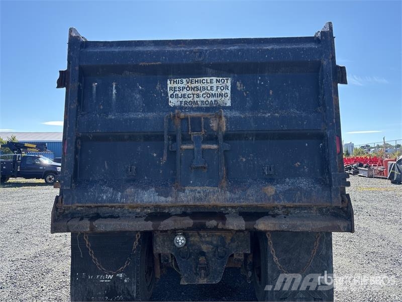 Freightliner M2 106 自卸式货车