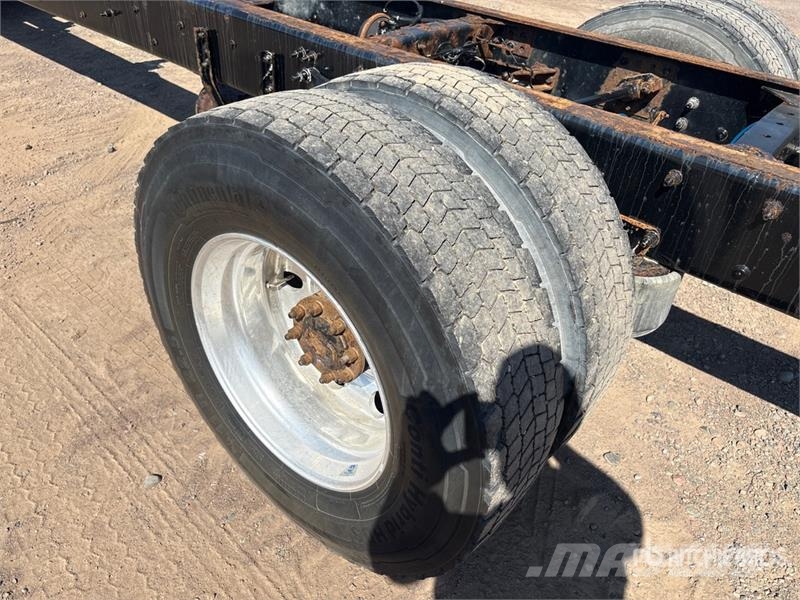 Freightliner M2 106 Cabinas