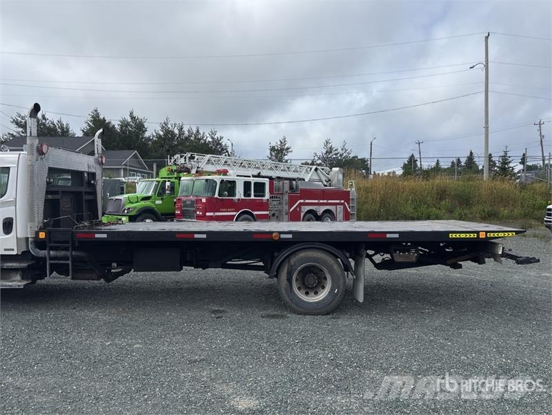 Freightliner M2 106 4x2 Rollback Truck Hinausautot