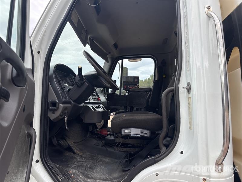Freightliner M2 106 4x2 Snow Plow Truck Forsvar/Miljø
