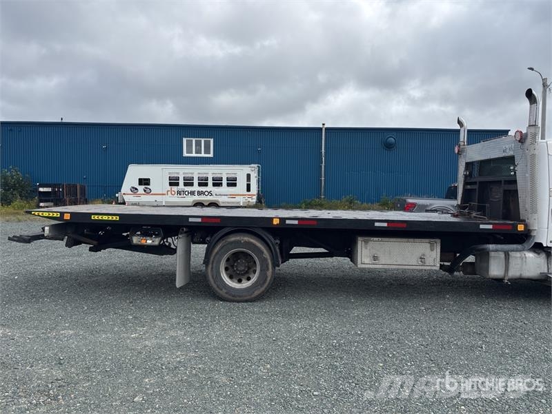 Freightliner M2 106 4x2 Rollback Truck Hinausautot