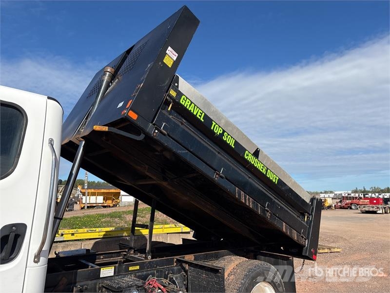 Freightliner M2 106 4x2 S/A Dump Truck (Inoperable) Bañeras basculantes usadas