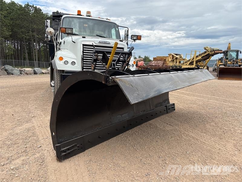 Freightliner M2 106 4x2 Snow Plow Truck Forsvar/Miljø