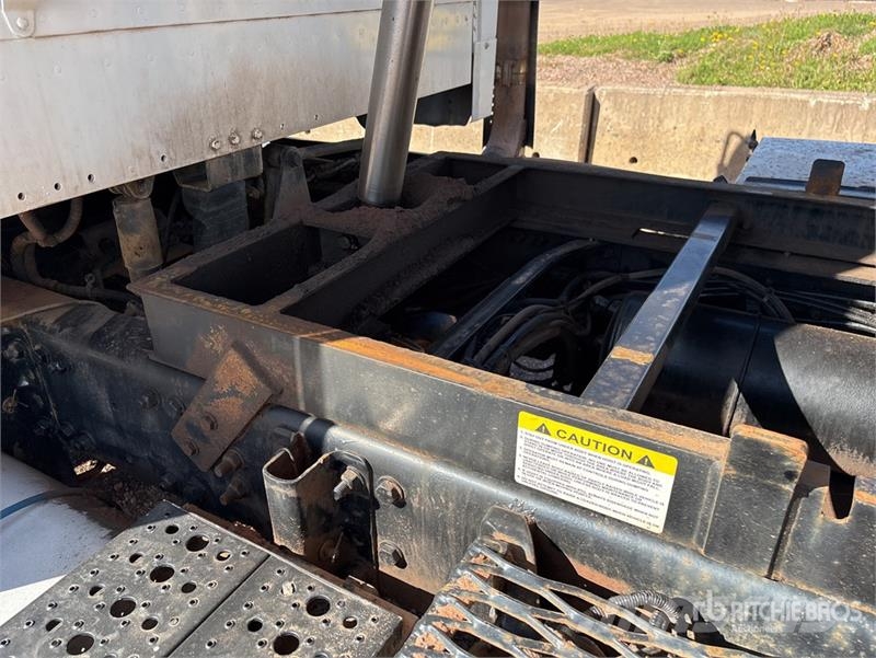 Freightliner M2 106 4x2 S/A Dump Truck (Inoperable) Bañeras basculantes usadas