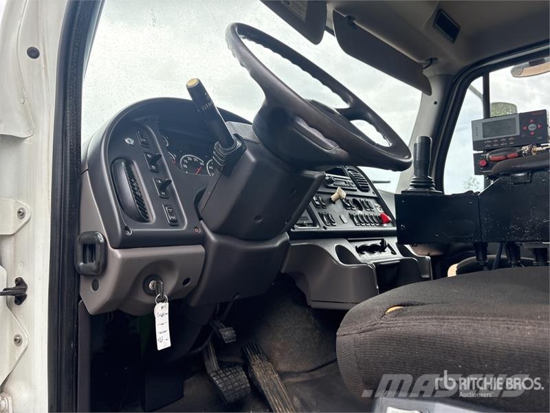 Freightliner M2 106 4x2 Snow Plow Truck Forsvar/Miljø