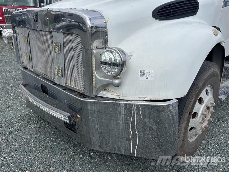 Freightliner M2 106 4x2 Rollback Truck Hinausautot