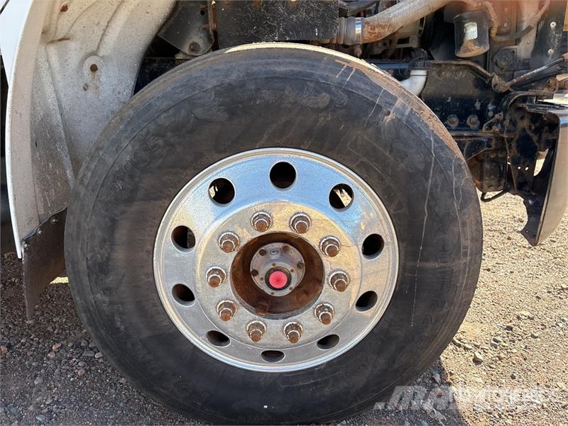 Freightliner M2 106 4x2 S/A Dump Truck (Inoperable) Bañeras basculantes usadas