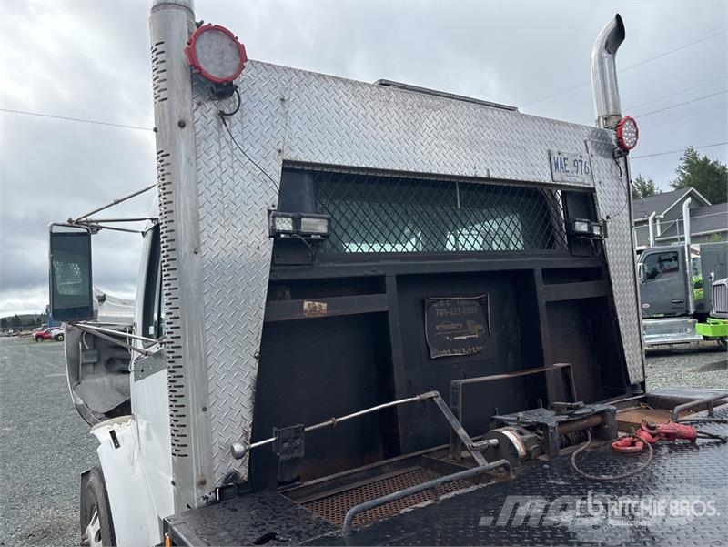 Freightliner M2 106 4x2 Rollback Truck Hinausautot