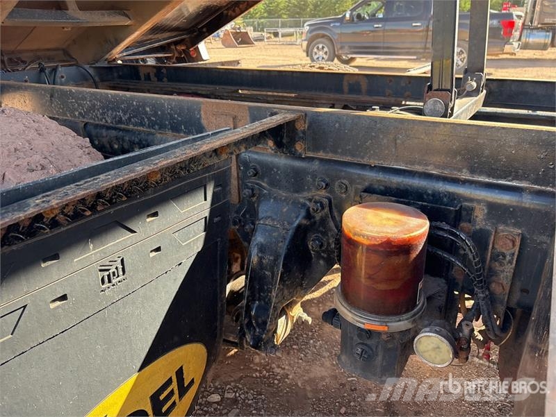 Freightliner M2 106 4x2 S/A Dump Truck (Inoperable) Bañeras basculantes usadas