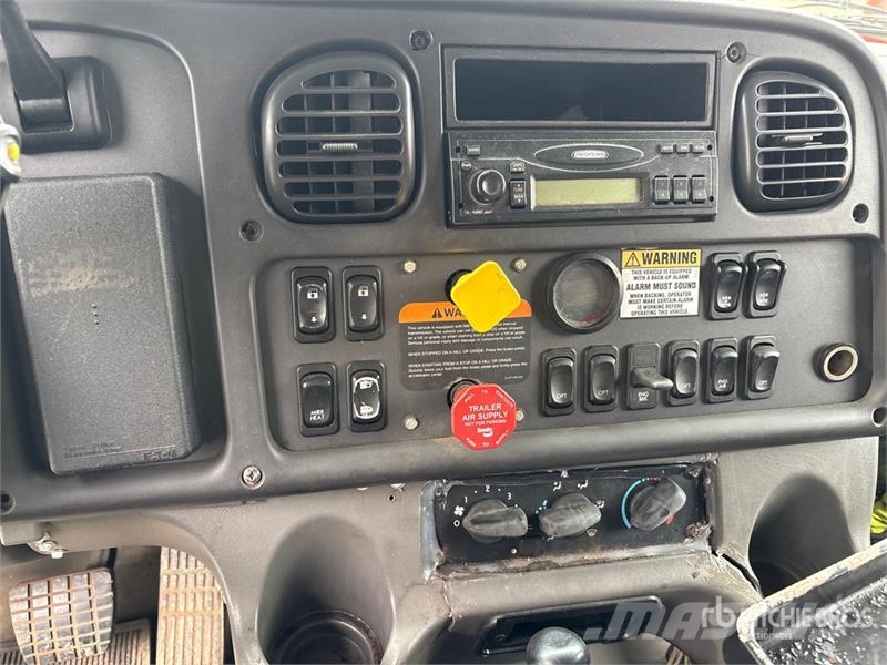 Freightliner M2 112 Komunalna vozila za opštu namenu