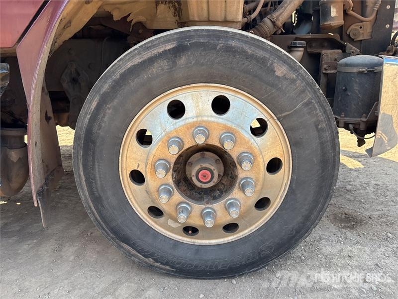 Freightliner M2106 4x2 Rollback Truck Hinausautot