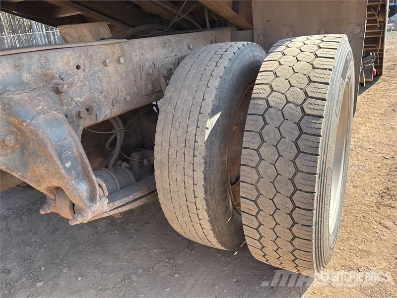 Freightliner M2106 4x2 Rollback Truck Hinausautot