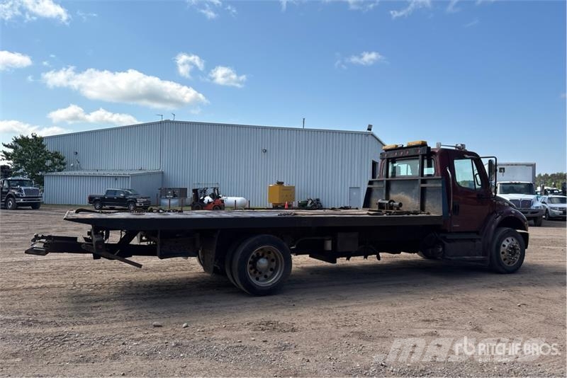 Freightliner M2106 4x2 Rollback Truck Hinausautot