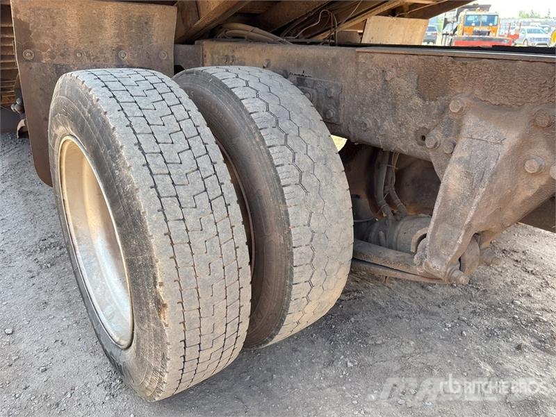 Freightliner M2106 4x2 Rollback Truck Hinausautot
