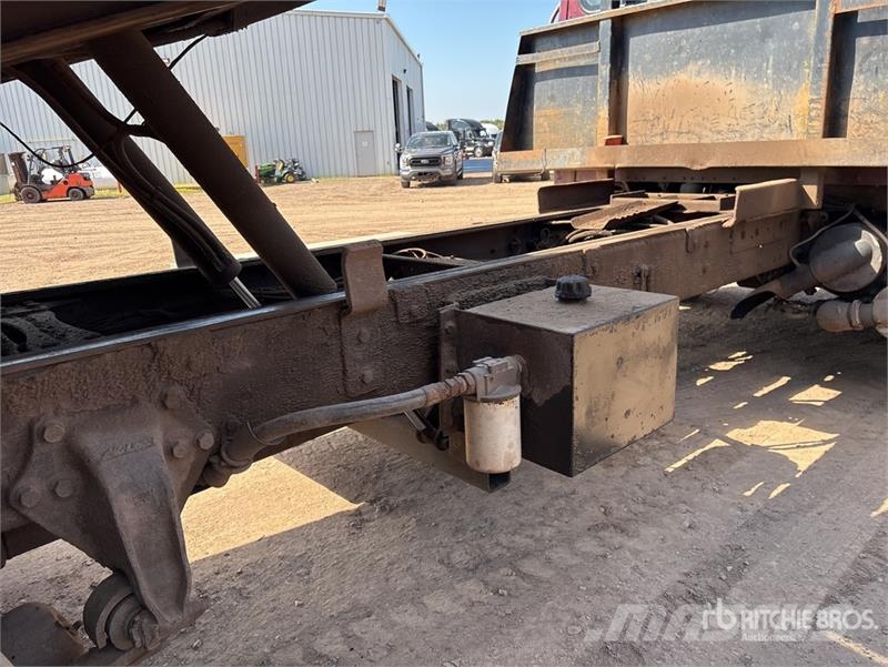 Freightliner M2106 4x2 Rollback Truck Hinausautot