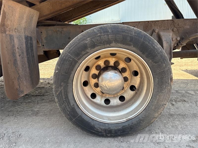 Freightliner M2106 4x2 Rollback Truck Hinausautot