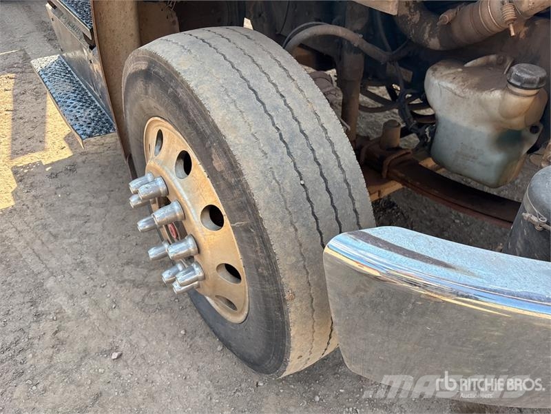 Freightliner M2106 4x2 Rollback Truck Hinausautot