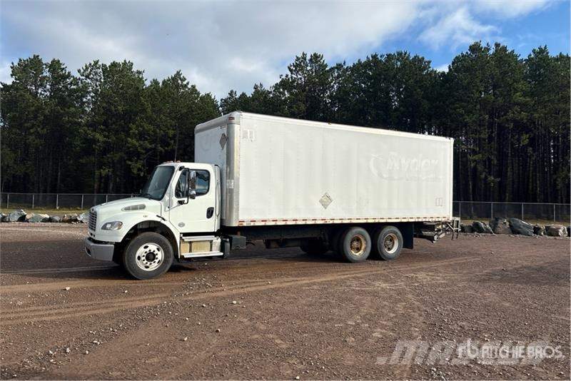 Freightliner M2106 6x4 Van Truck Bakwagens met gesloten opbouw