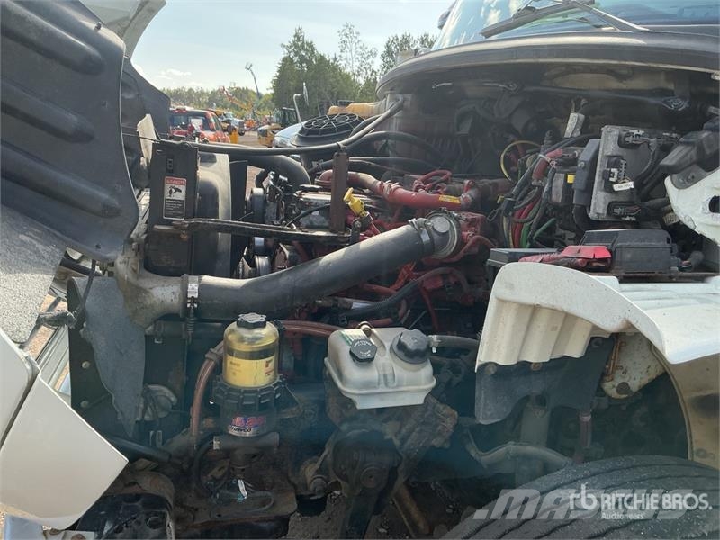 Freightliner M2106 6x4 Van Truck Caminhões baú
