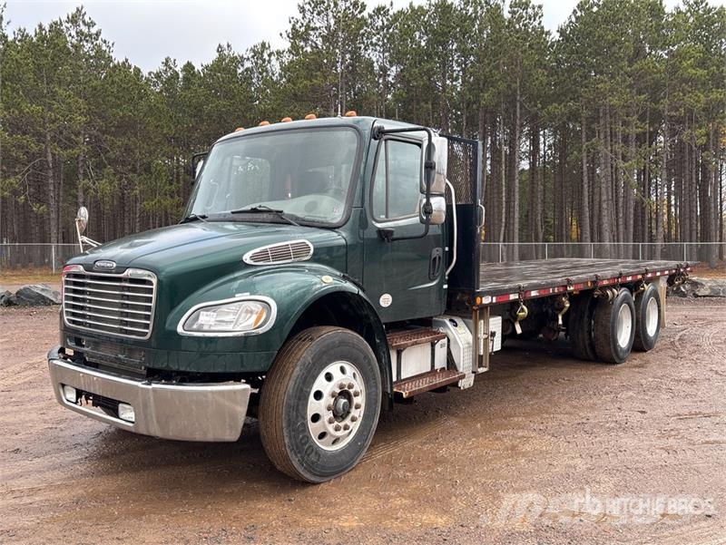 Freightliner M2106 6x4 Flatbed Truck Platformos/ Pakrovimas iš šono