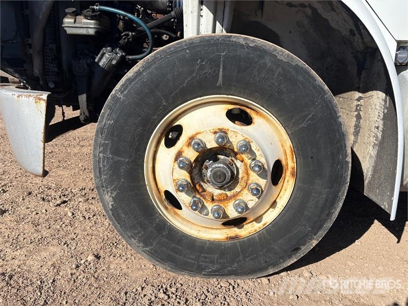 Freightliner M2112 Автомобильные краны