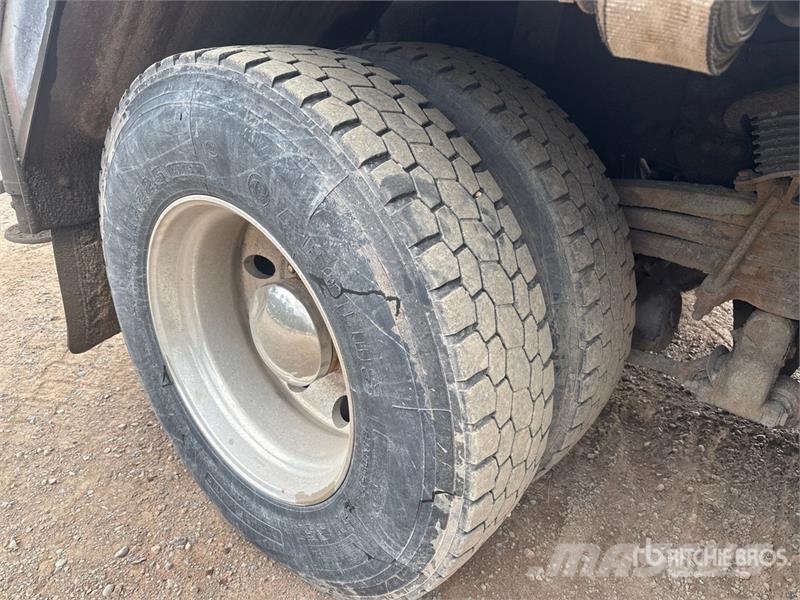 Freightliner M2112 Автокрани