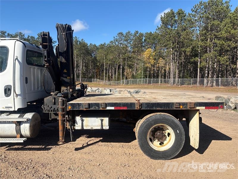 Freightliner M2112 Автомобильные краны