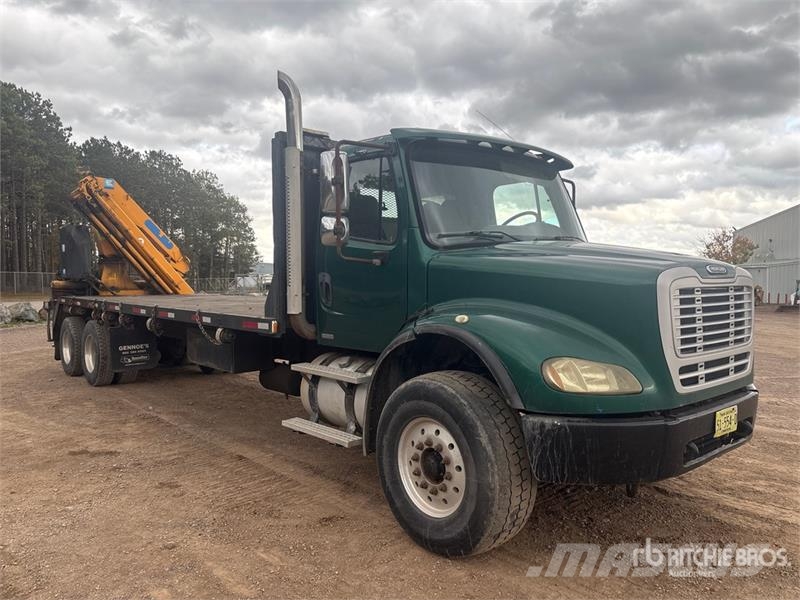 Freightliner M2112 크레인 트럭