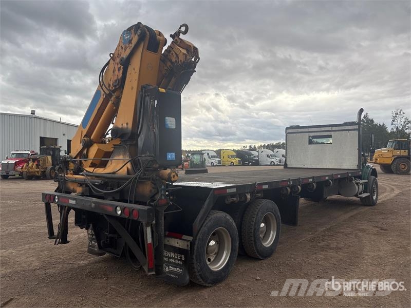 Freightliner M2112 크레인 트럭