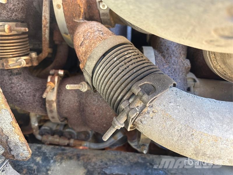 Freightliner M2112 Автомобильные краны