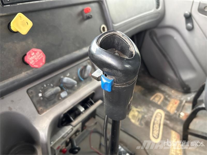 Freightliner M2112 Автокрани