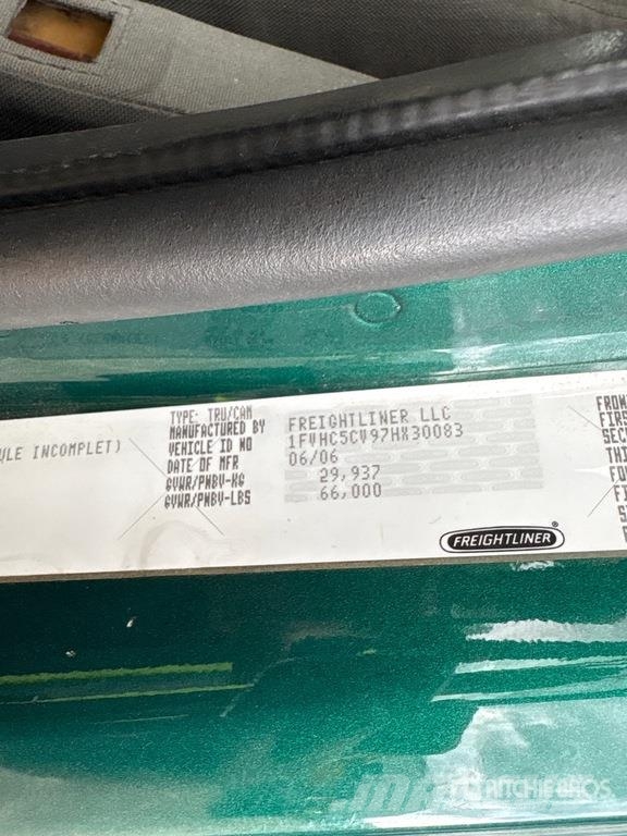 Freightliner M2112 Автокрани