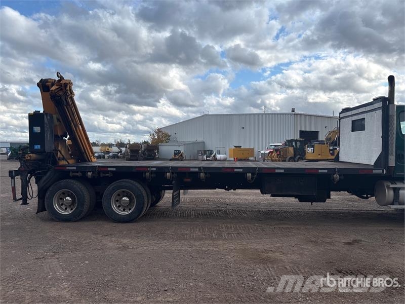 Freightliner M2112 Автокрани