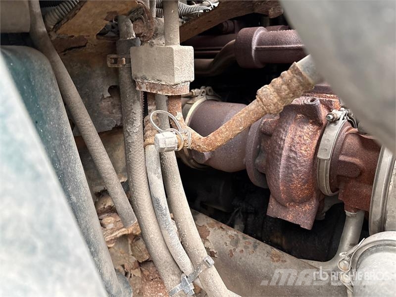 Freightliner M2112 Автокрани