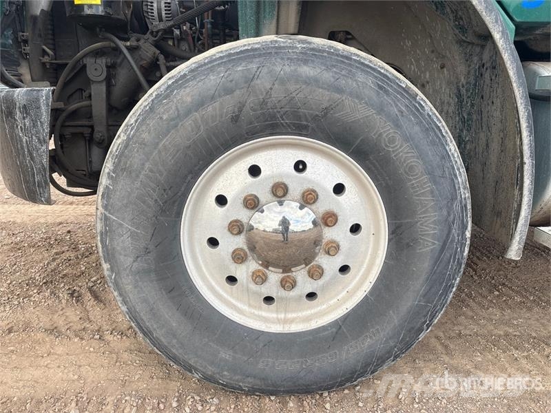 Freightliner M2112 Автокрани