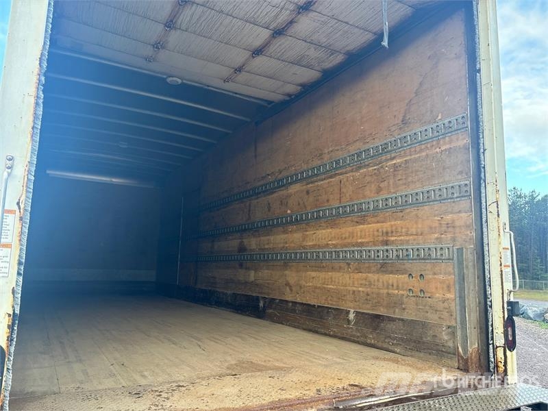 Freightliner MM106 6x4 Van Truck Skříňová nástavba