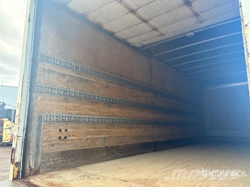 Freightliner MM106 6x4 Van Truck Skříňová nástavba