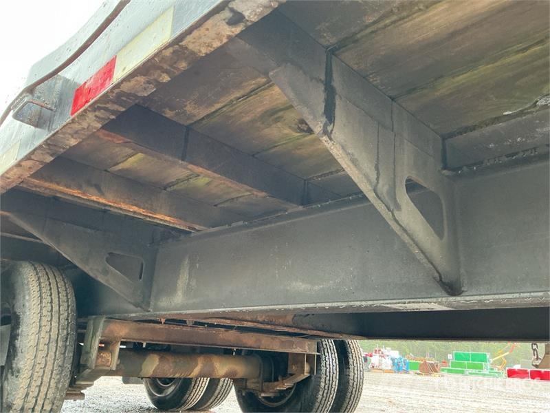 Friesen 25 ft T/A Flatbed Trailer Pritschenanhänger