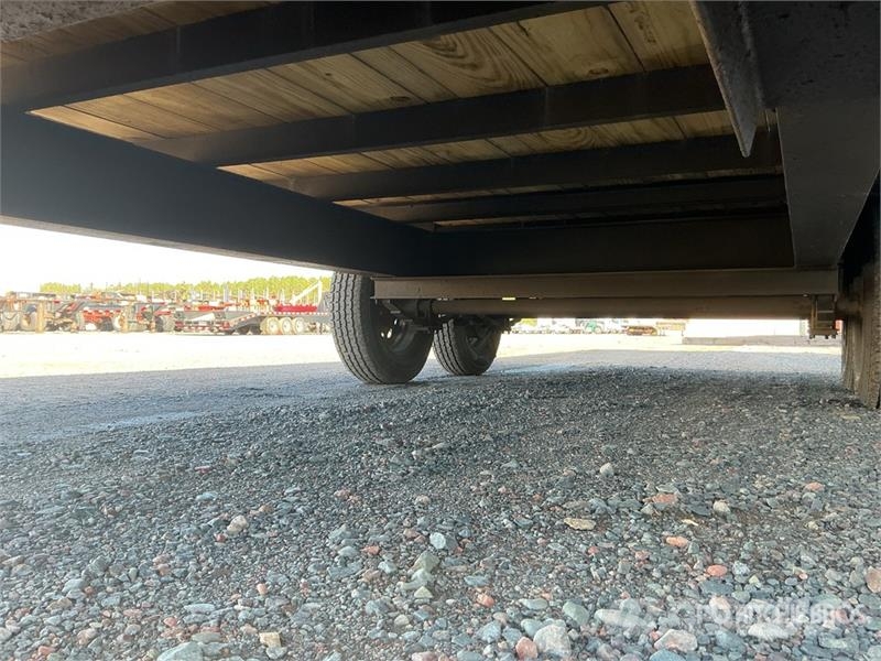 Friesen DE710216 7000 lb 16 ft T/A Equipment Trailer Autotreilerid